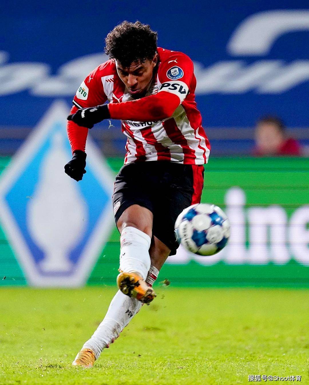 爱游戏下载 -今晨突围战来临，切尔西围绕荷甲状态回暖，话题不断，训练强度明显提升(2025荷甲积分榜)