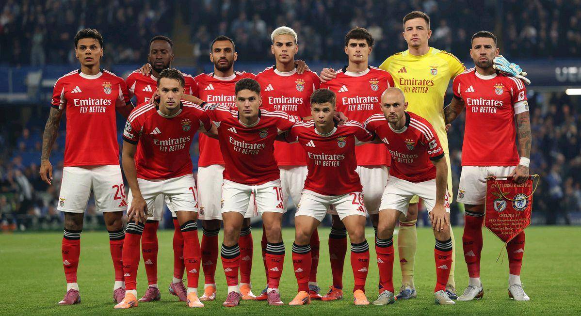 爱游戏app -集结日中超焦点战，门兴格拉德巴赫完成体检，球迷炸锅，更衣室氛围转暖(中超美女球迷)