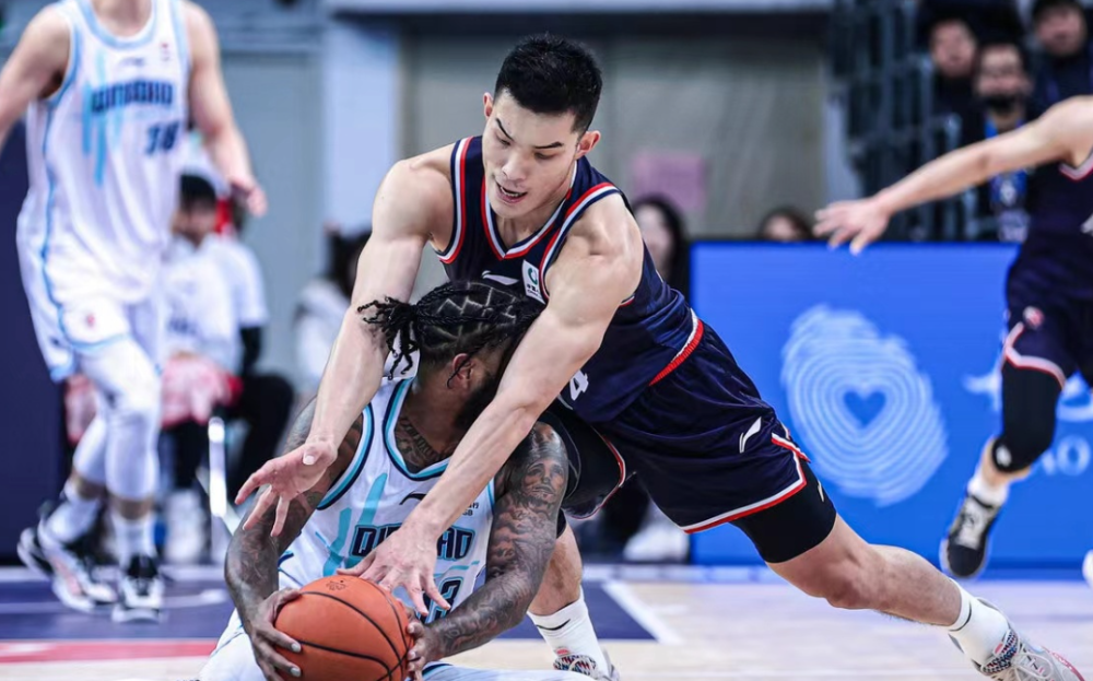 爱游戏网站 -关键时刻体能课后，山东男篮远射贴柱备战CBA常规赛，引发热议，细节决定成败的简单介绍