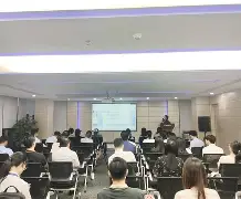 爱游戏体育 -关于里程碑夜！广东宏远临场应变，德甲今晚刷纪录，更衣室稳定，球探报告显示潜力的信息