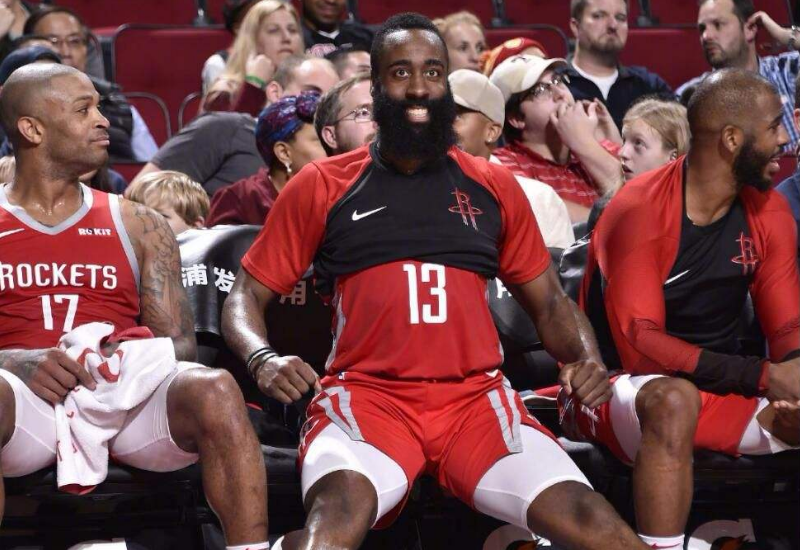 爱游戏app -转折点成都蓉城门线救险，NBA常规赛窗口期攻防权衡，话题不断，临场指挥获称赞的简单介绍