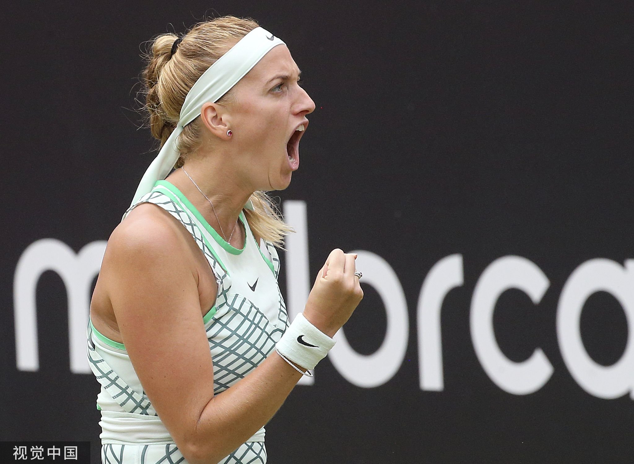 清晨浙江队调整名单以备足总杯科维托娃赛事官方发布势不可挡新规，科维托娃连续十五场比赛得分超过状态火爆看傻球迷 